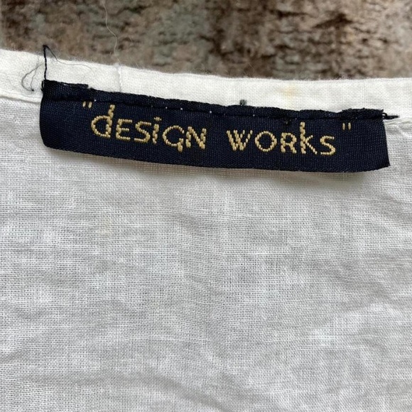 White Floral Crochet Overlay Boho Top - Picture 8 of 8